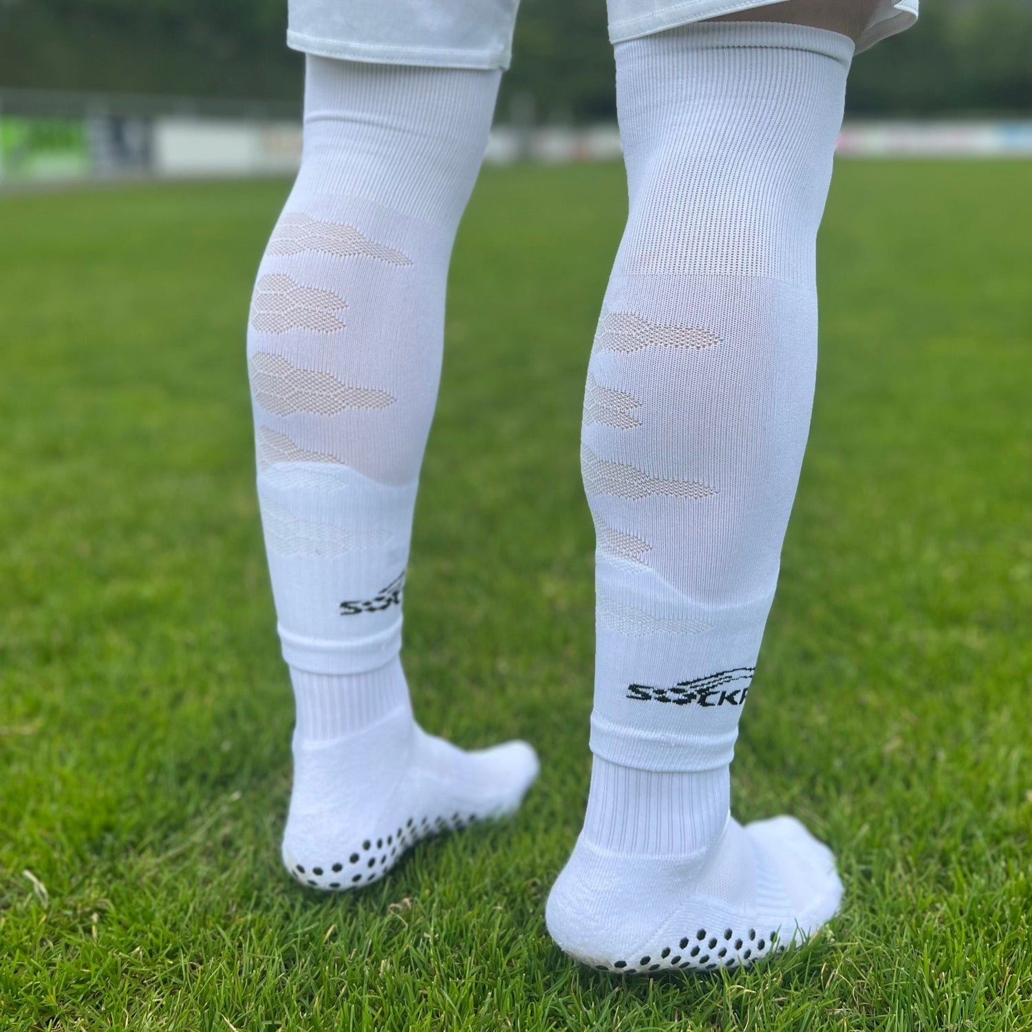 Hoge footless sock met luchtgaatjes in de achterkant.