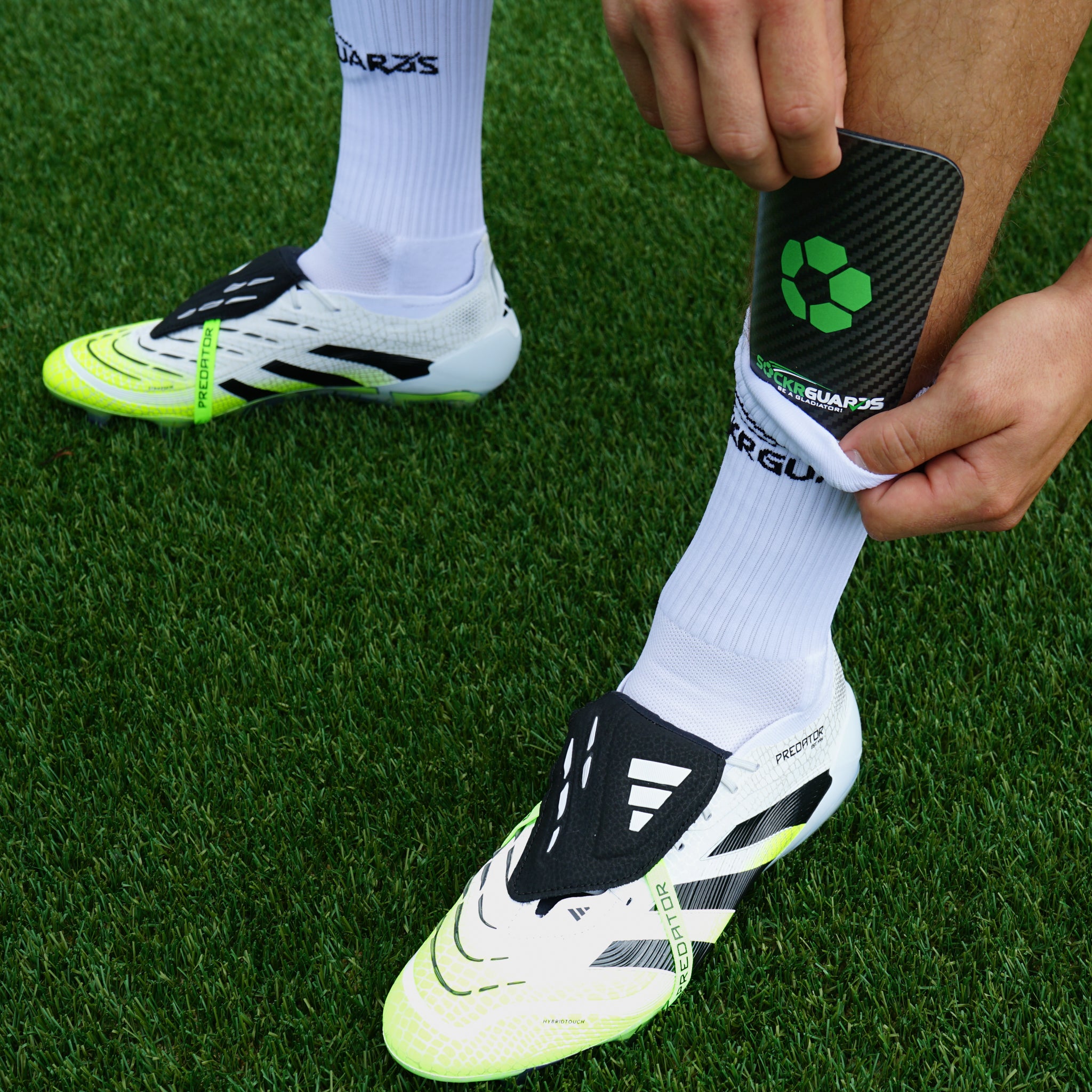 Carbon Max lichte scheenbeschermers